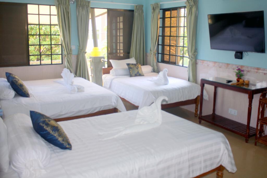 The Magic Sponge Hostel Kampot Exterior photo