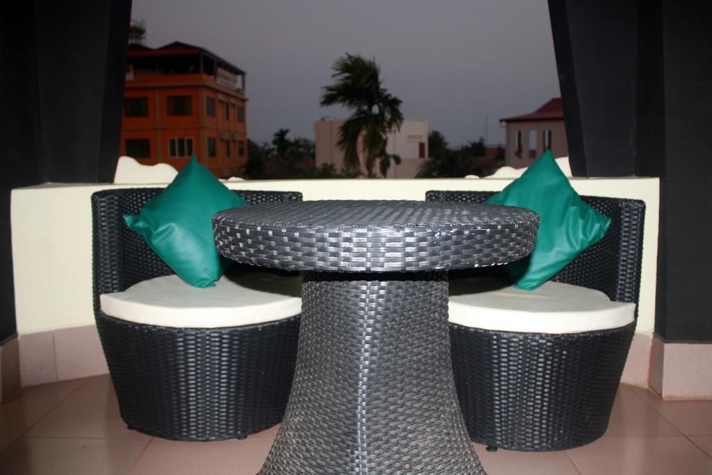 The Magic Sponge Hostel Kampot Exterior photo