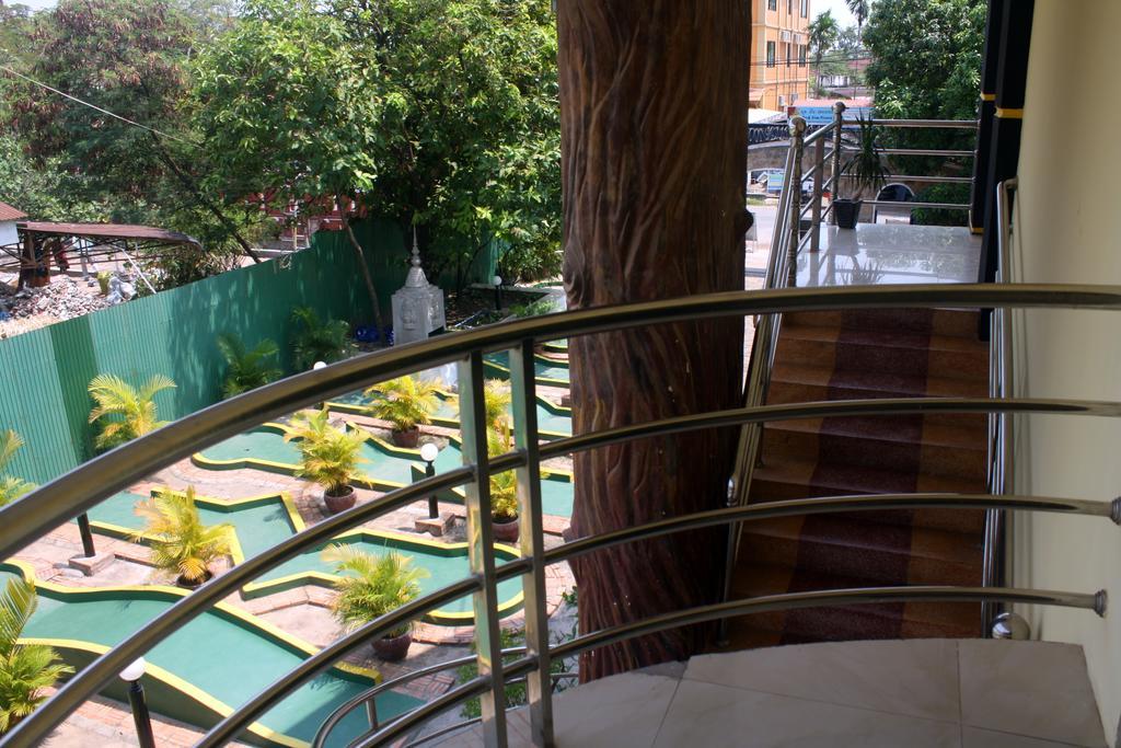 The Magic Sponge Hostel Kampot Exterior photo