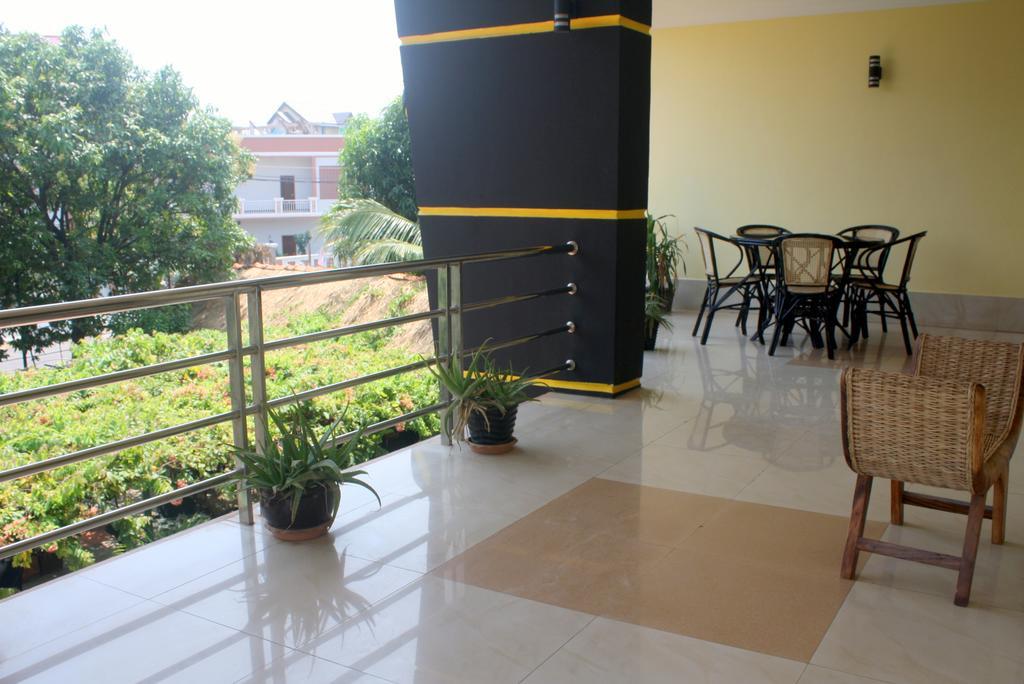The Magic Sponge Hostel Kampot Exterior photo