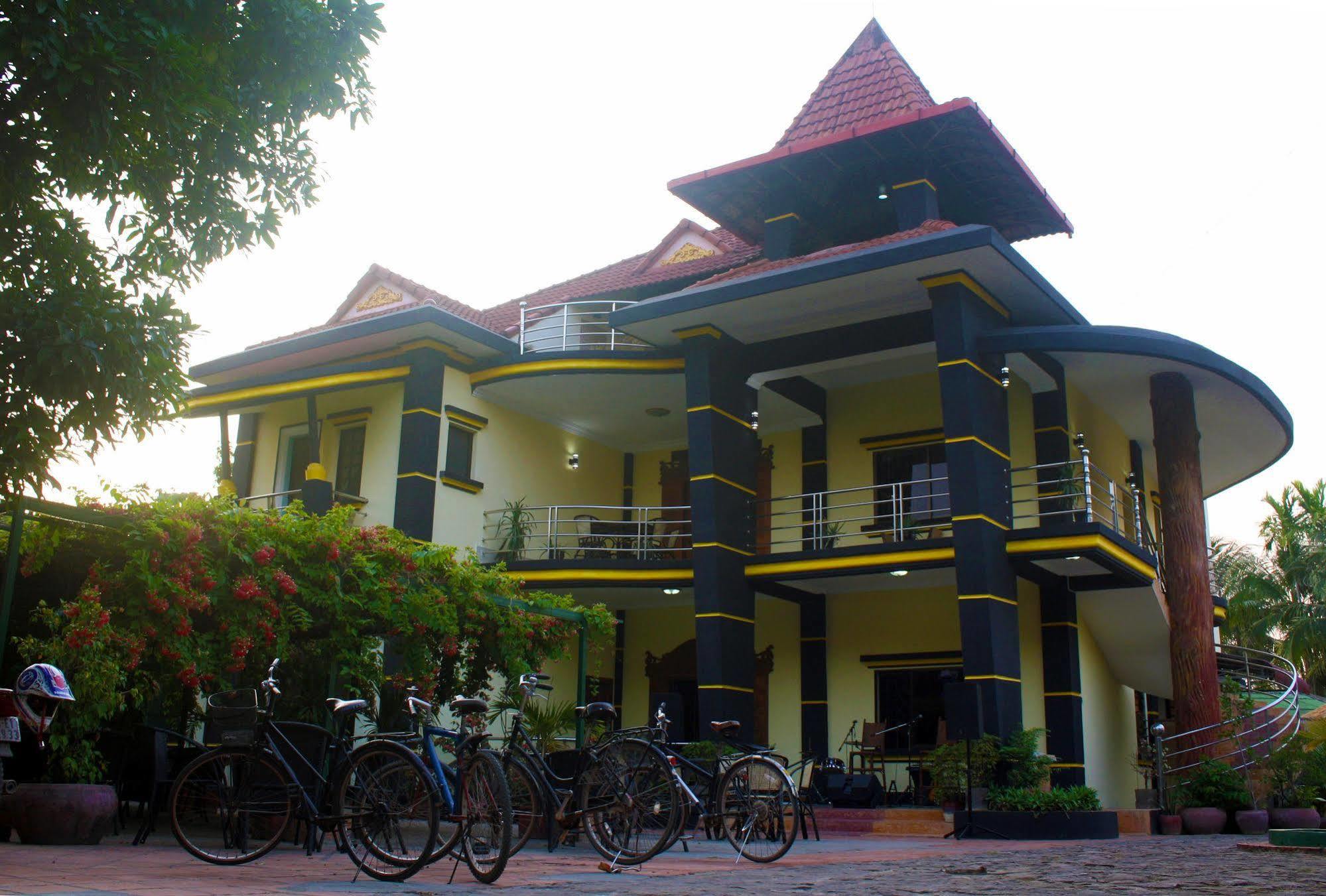 The Magic Sponge Hostel Kampot Exterior photo