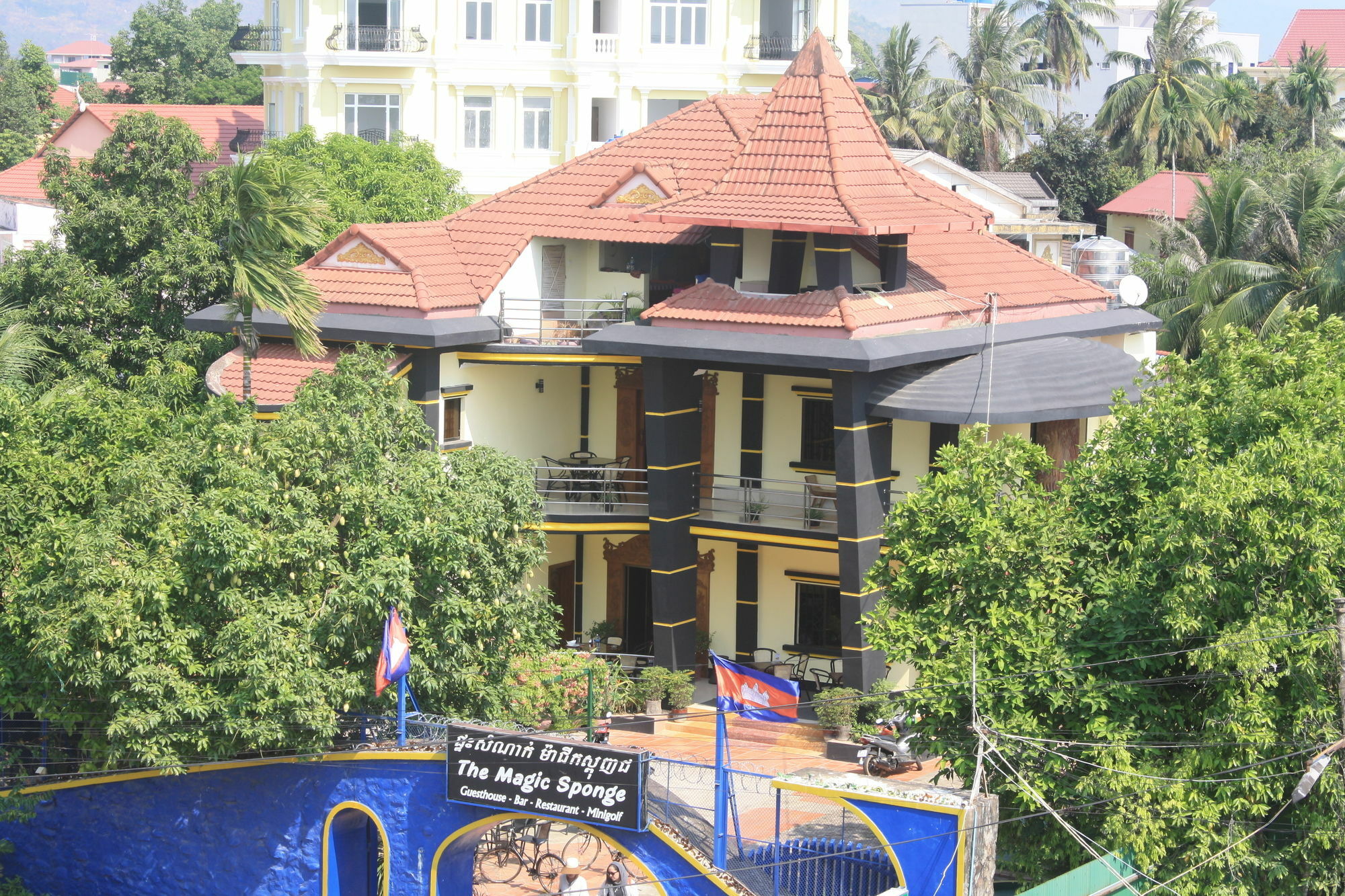 The Magic Sponge Hostel Kampot Exterior photo